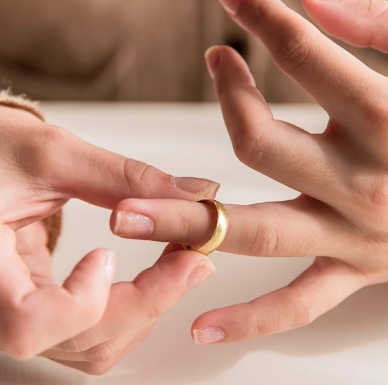 Anel de ouro com tamanho